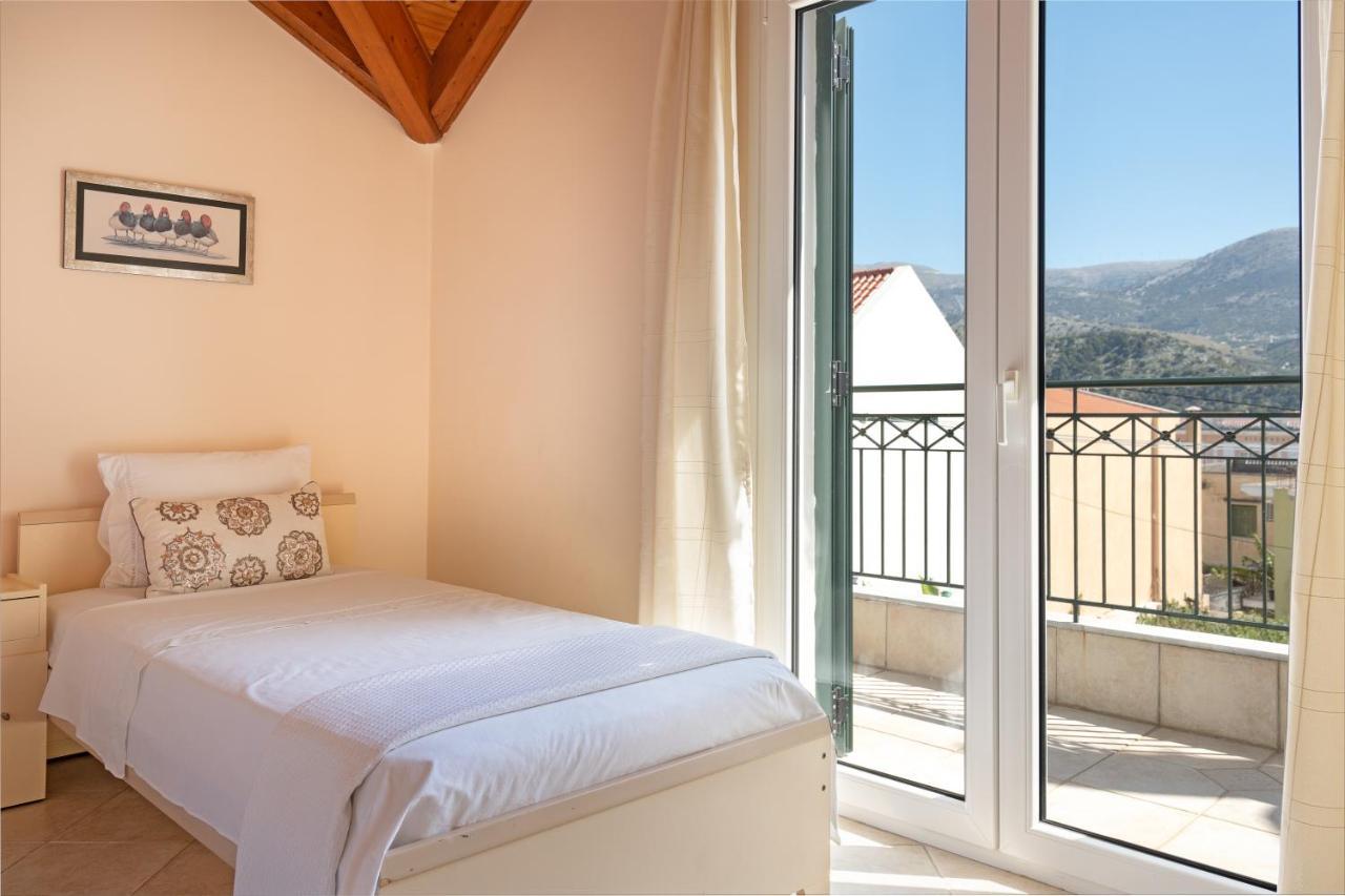 Grand Square Apartment Argostoli  Buitenkant foto