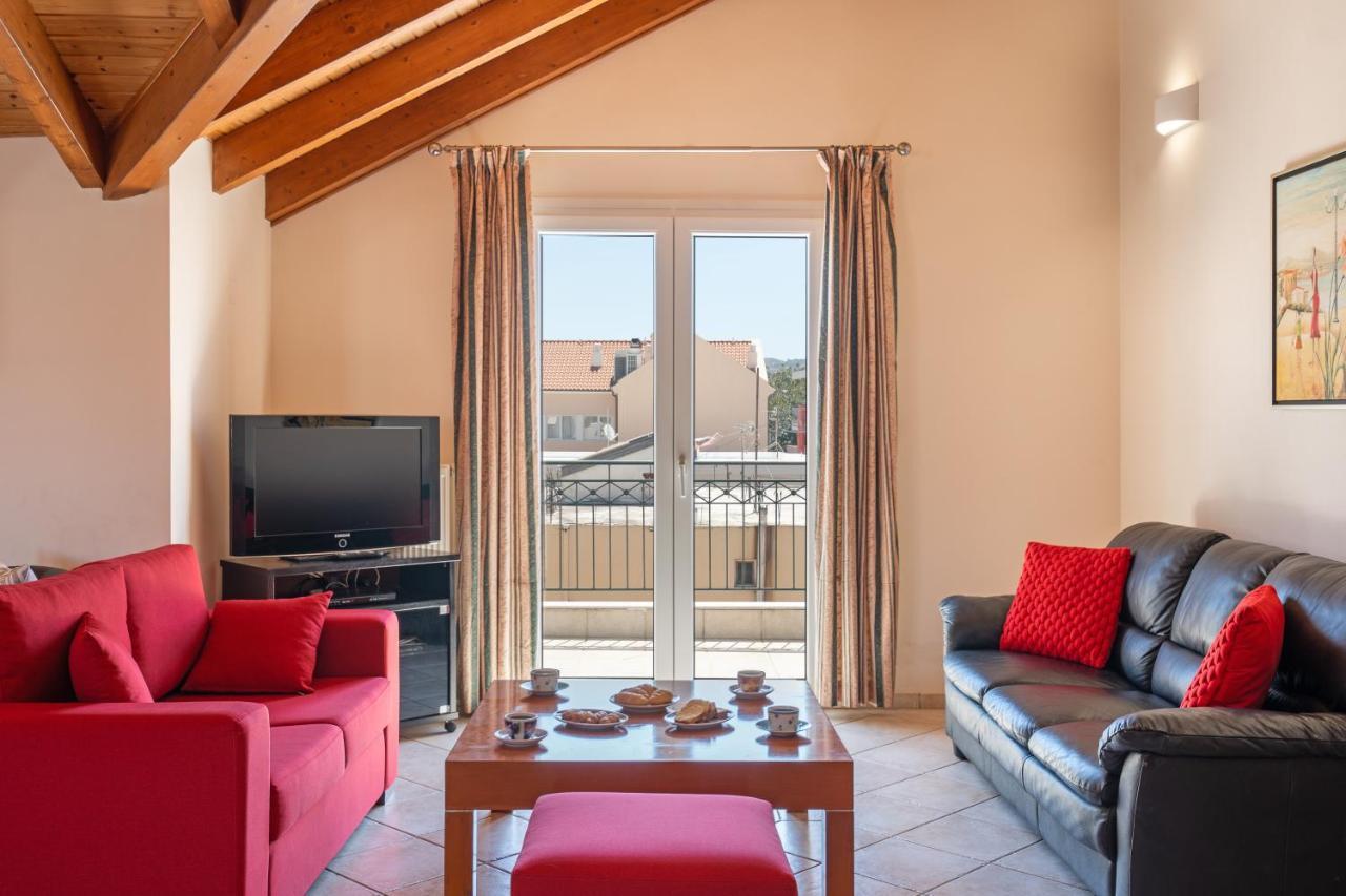 Grand Square Apartment Argostoli  Buitenkant foto